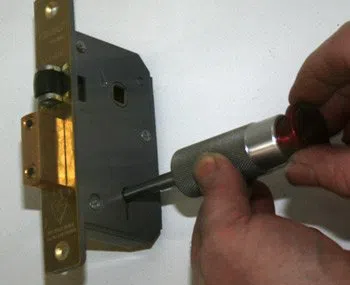 Sheridan CO Locksmith Store Sheridan, CO 303-653-9071 - 12-Changing-Locks